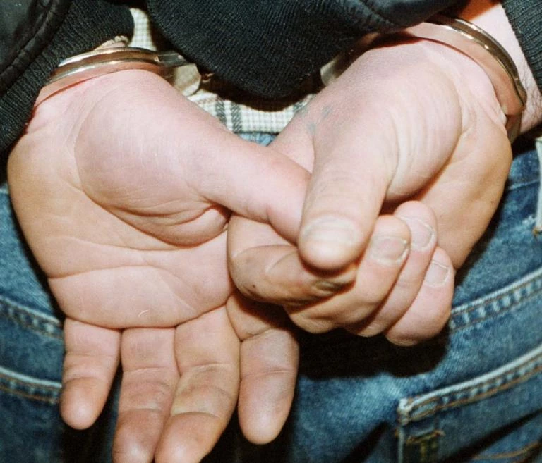 Χειροπέδες σε κύκλωμα που διακινούσε μετανάστες – Υπάλληλοι του αεροδρομίου Ελ. Βενιζέλος